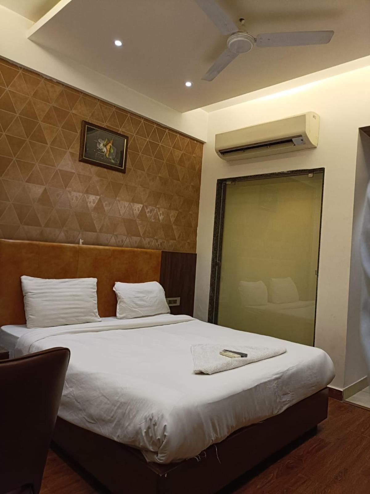 Hotel Parklane Agra (Uttar Pradesh) Exterior foto